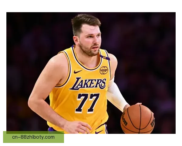 东契奇绝杀詹姆斯盛赞大场面